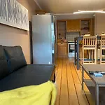 דירה Lovely With Fireplace & Parking@city Center דראמן