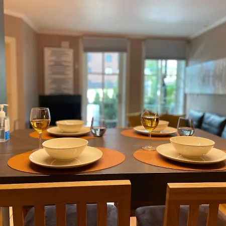 Apartment Lovely With Fireplace & Parking@city Center