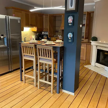 Apartment Lovely With Fireplace & Parking@city Center Drammen