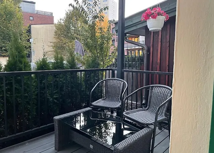 Lovely With Fireplace & Parking@city Center *