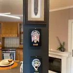 Lovely With Fireplace & Parking@city Center Apartmán