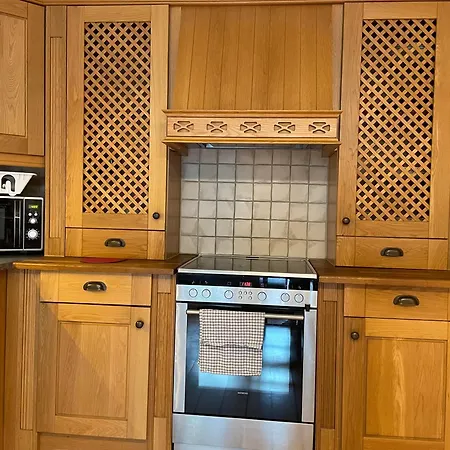 Daire Lovely With Fireplace & Parking@city Center *