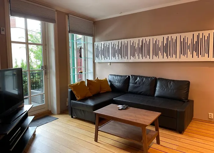 Daire Lovely With Fireplace & Parking@city Center