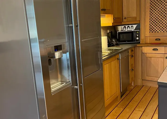 Lovely With Fireplace & Parking@city Center Drammen